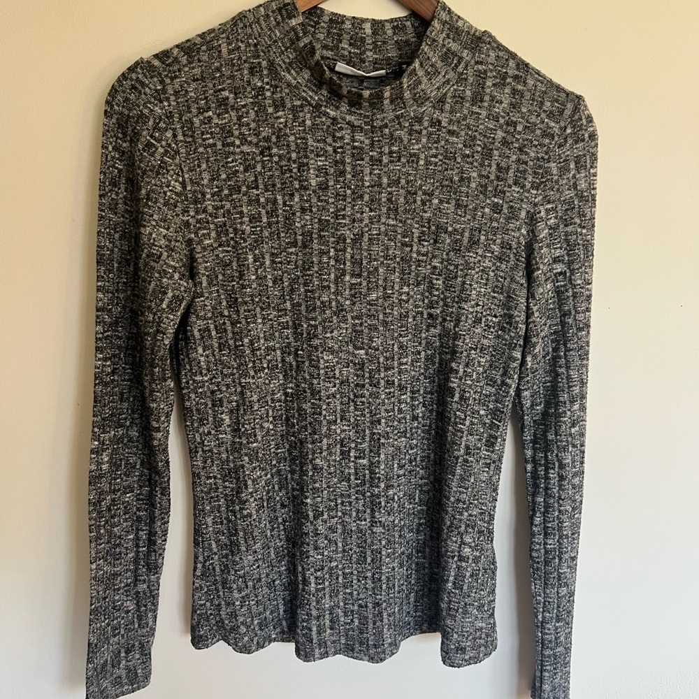 Only Women's Black and Gray Long Sleeve Top